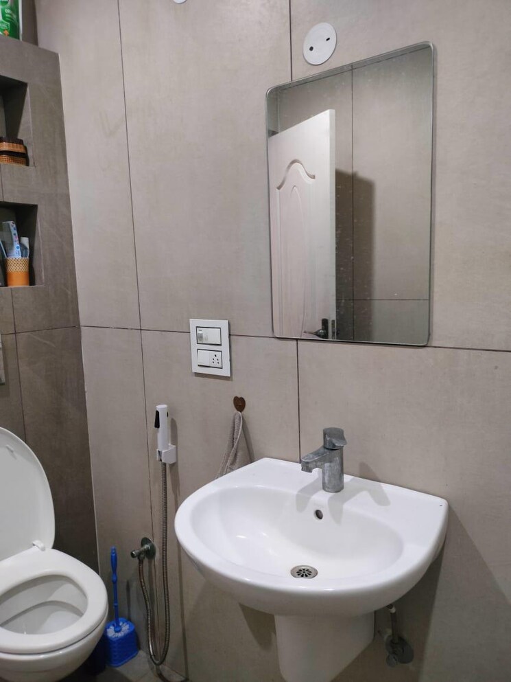 Bathroom, ghb-splande 3 Bedroom 2000 Sq.Ft. Apartment In Patiala Road Zirakpur 8966201