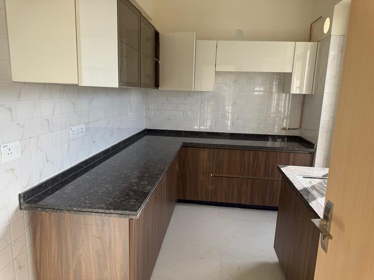 Kitchen, bestech-park-view-altura 3 Bedroom 2015 Sq.Ft. Apartment In Sector 79 Gurgaon 8966187