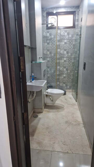 Bathroom in 1.5 BHK Builder Floor at Ashok Nagar – for Rent