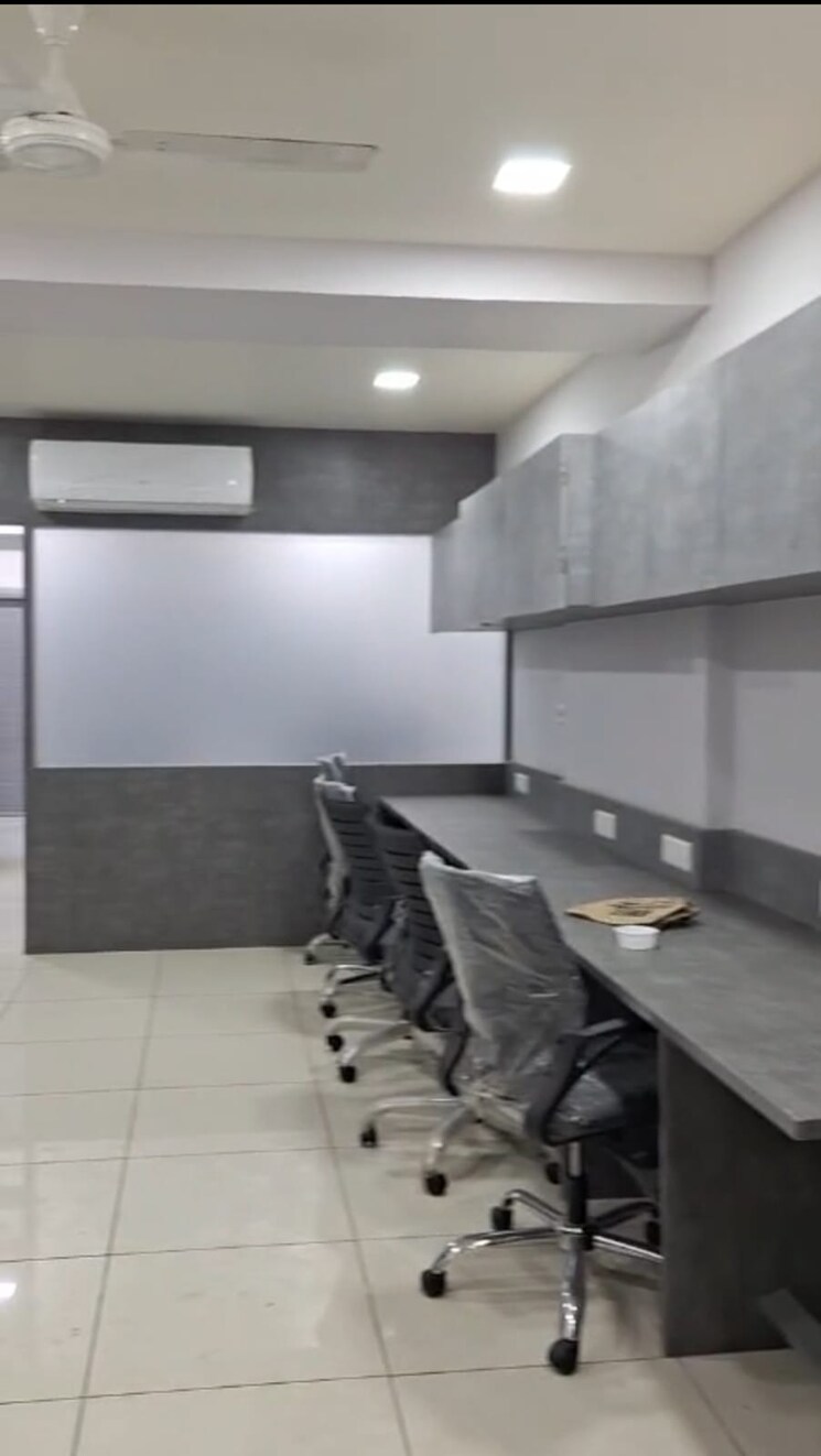 Kitchen, sun-westbank Commercial Office Space 710 Sq.Ft. In Navrangpura Ahmedabad 8966167