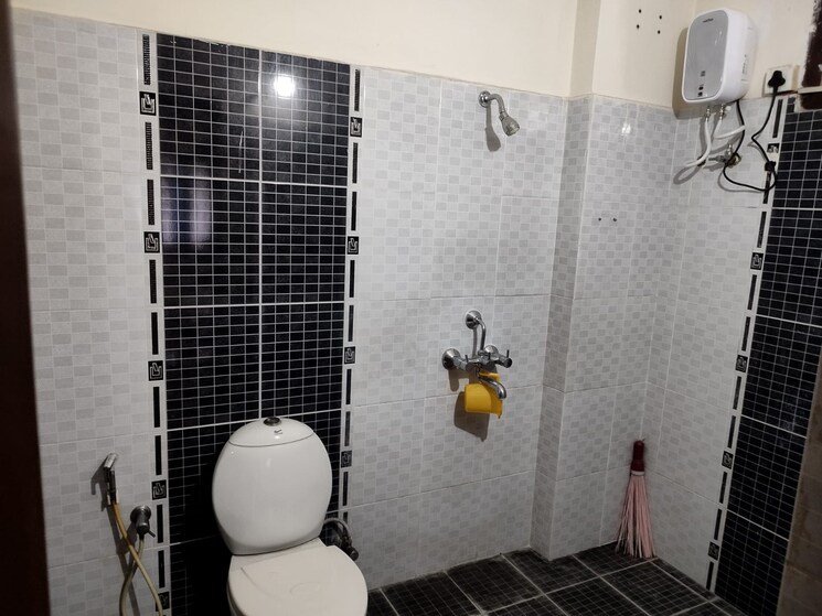 Bathroom, manikonda 2 Bedroom 1200 Sq.Ft. Apartment In Manikonda Hyderabad 8966212