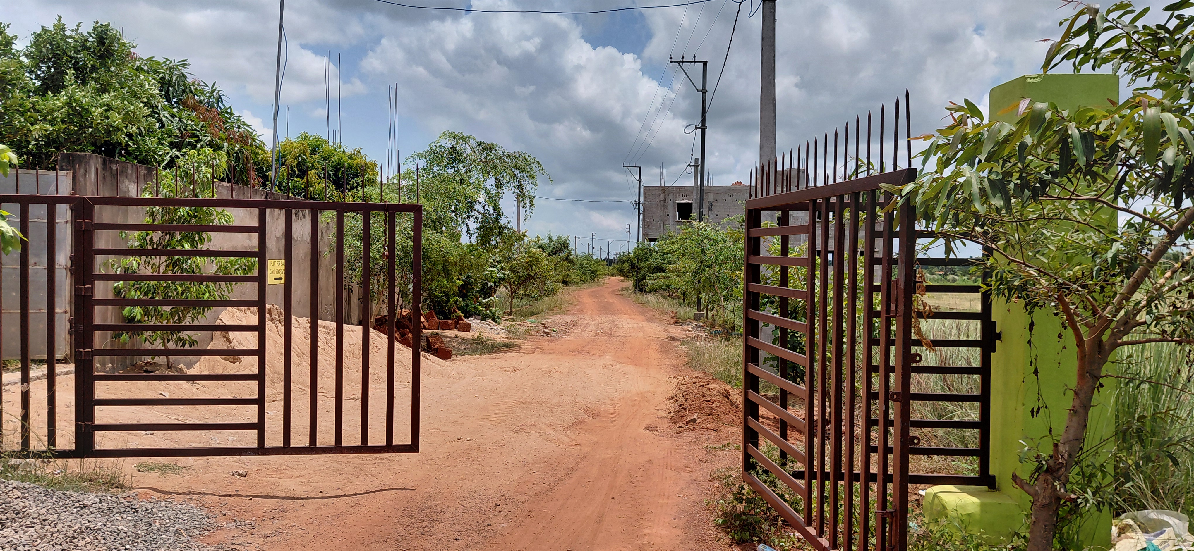 Plot For Sale in Omm Vihar 