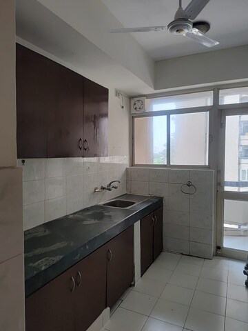 Kitchen in 1 BHK Apartment at Ardee Mall, Sector 52 – for Rent