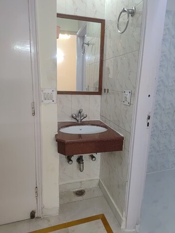 Bathroom in 1 BHK Apartment at Ardee Mall, Sector 52 – for Rent
