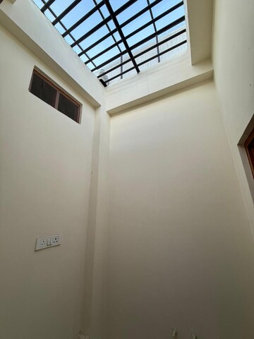 Room in 3 BHK Villa at Chinhat – for Sale