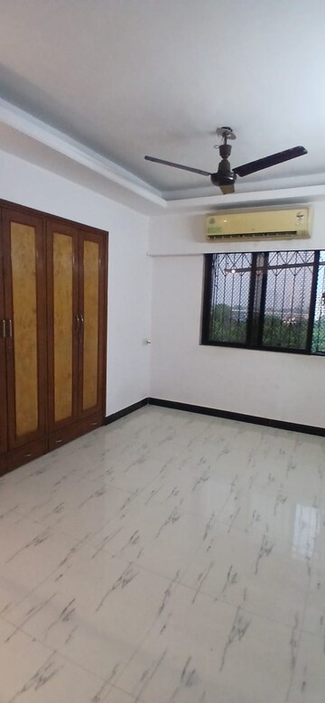 Room in 2 BHK Apartment at Happy Valley, Manpada – for Rent