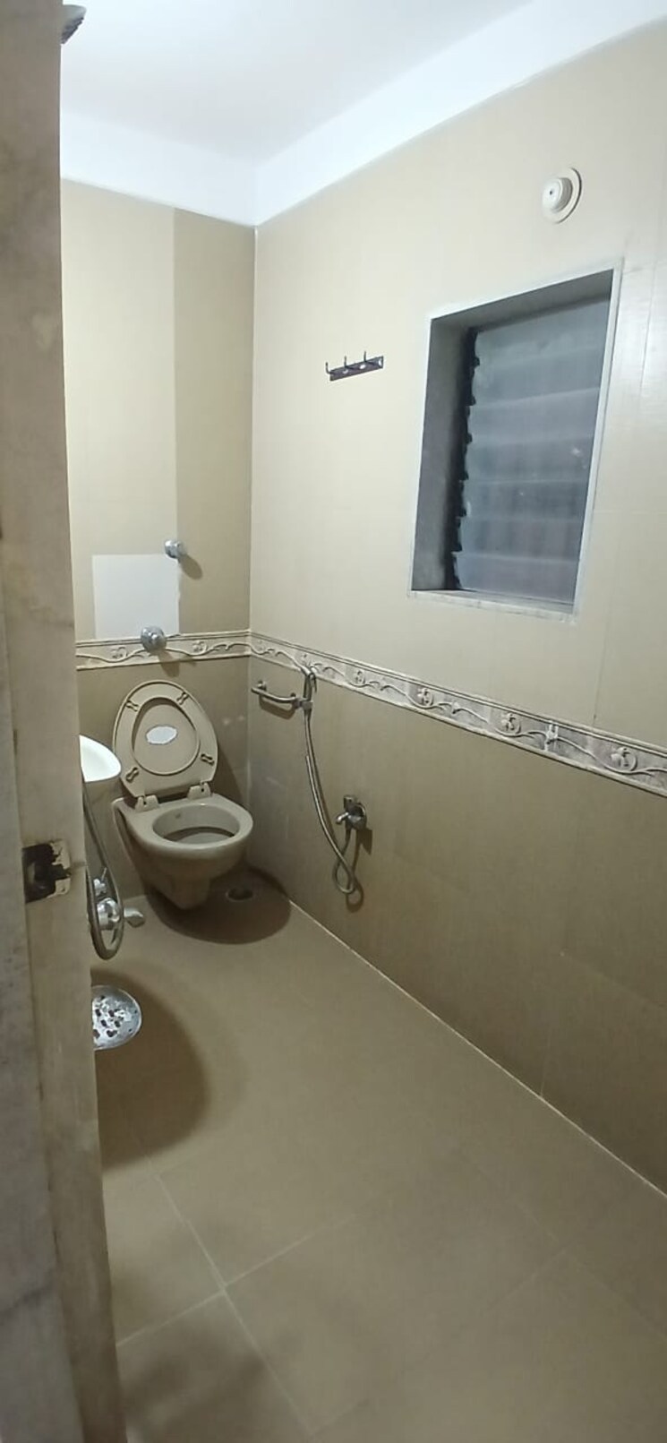 Bathroom, happy-valley 2 Bedroom 1050 Sq.Ft. Apartment In Manpada Thane 8966354
