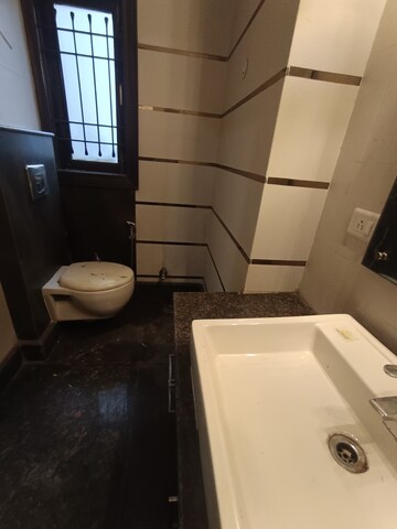 Team Area in 3 BHK Builder Floor at Shivalik Colony – for Rent