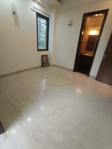 Room in 3 BHK Builder Floor at Shivalik Colony – for Rent