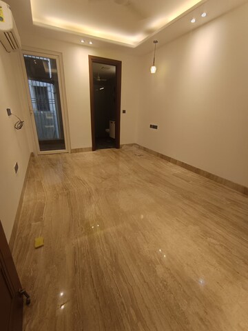 Room in 3 BHK Builder Floor at Shivalik Colony – for Rent
