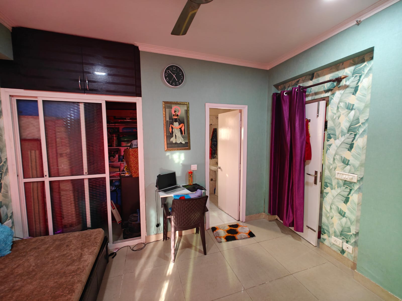 2 BHK + Extra Room Apartment For Sale in Gaur City 2 - 11th Avenue