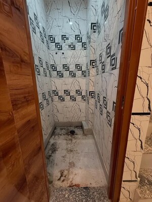 Bathroom in 3 BHK Builder Floor at Sector 29 – for Sale