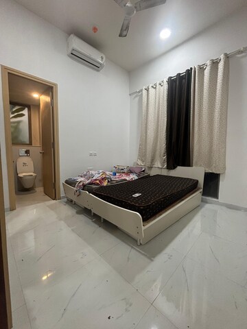 Bedroom in 2 BHK Apartment at Lodha Bel Air, Jogeshwari West – for Rent