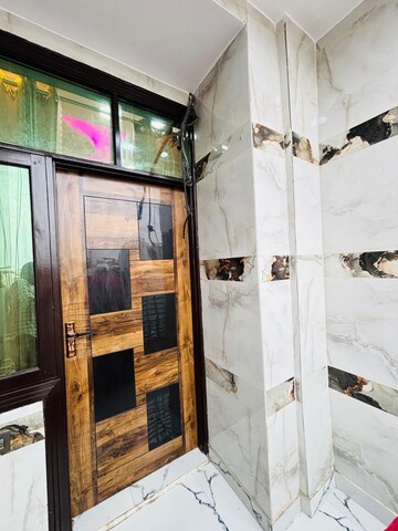 Furnished Amenities in 1.5 BHK Builder Floor at SA HOMES I, Uttam Nagar – for Sale
