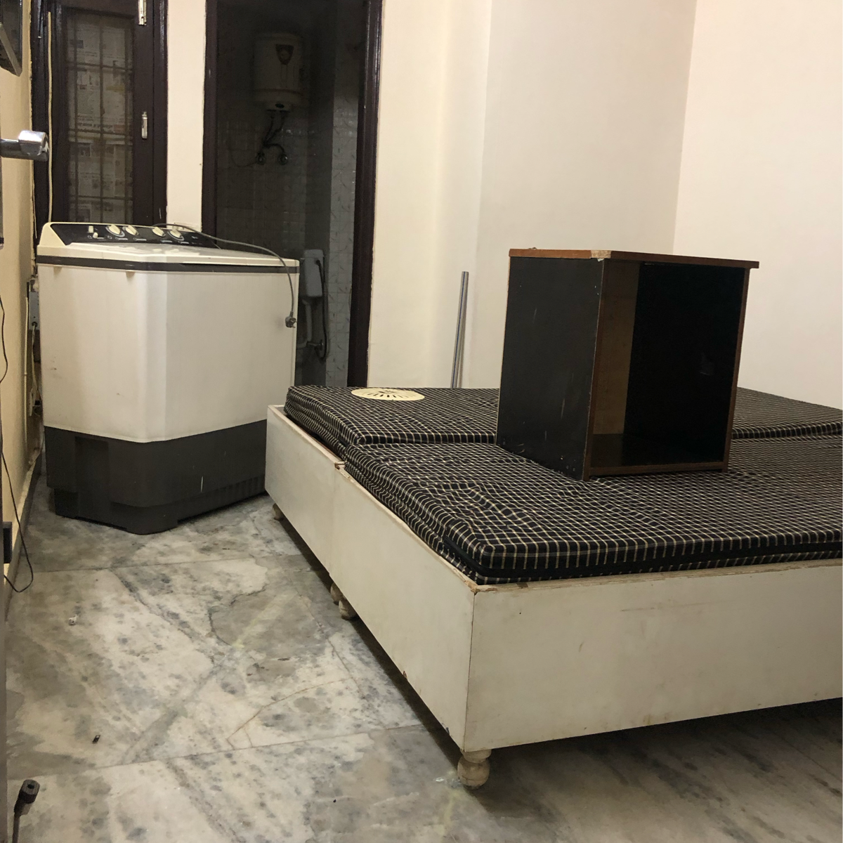 1 BHK + Servant Room Apartment For Rent in Palm Residency Chhatarpur