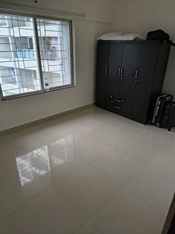 Room in 2 BHK Apartment at Gera Parkview I, Kharadi – for Sale