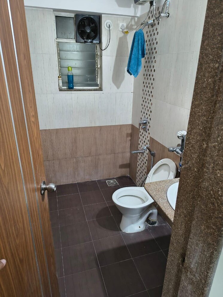Bathroom, gera-parkview-i 2 Bedroom 1100 Sq.Ft. Apartment In Kharadi Pune 8966486