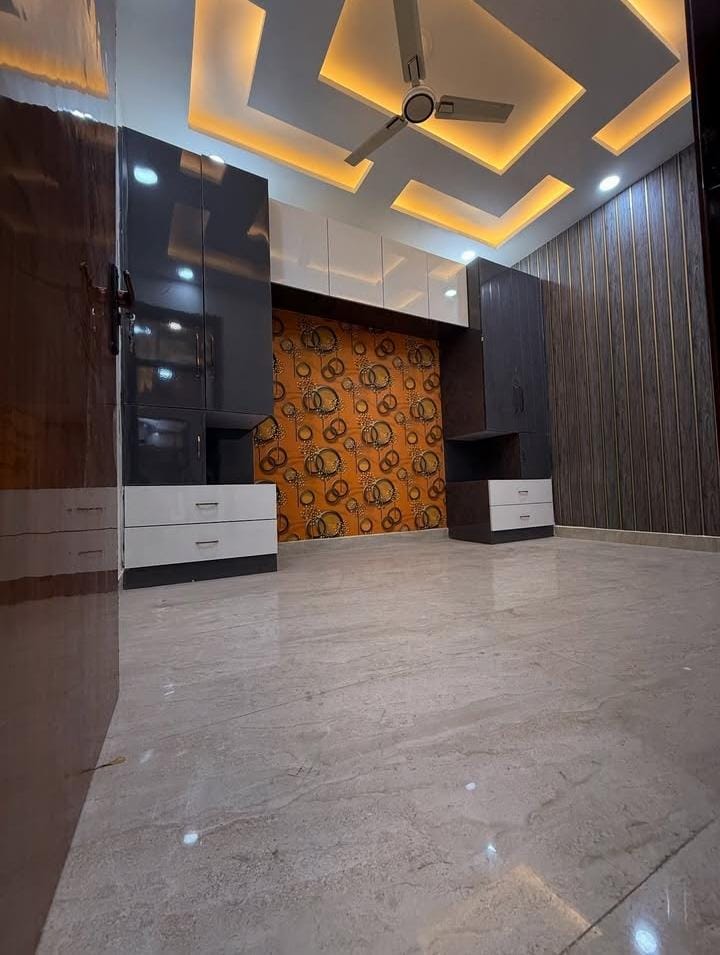 3 BHK + Pooja Room,Extra Room Builder Floor For Sale in Building Floor 