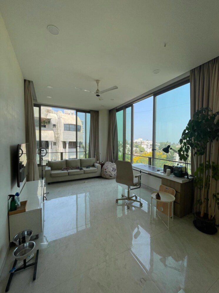 Team Area, bandra west 4 Bedroom 3000 Sq.Ft. Apartment In Bandra West Mumbai 8966540