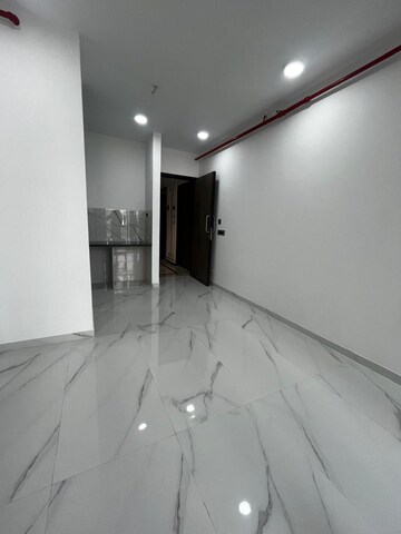 Room in 1 BHK Apartment at Nahar Amaryllis Towers and Plaza, Chandivali – for Sale