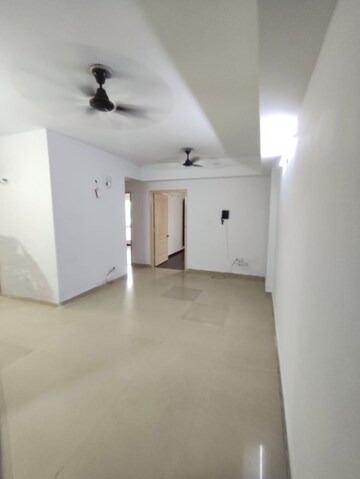 Room in 3.5 BHK Apartment at Paras Seasons, Sector 168 – for Rent