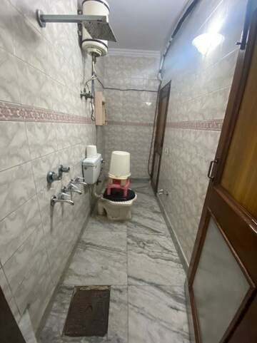 Bathroom in 1 BHK Builder Floor at Lajpat Nagar 4 – for Rent