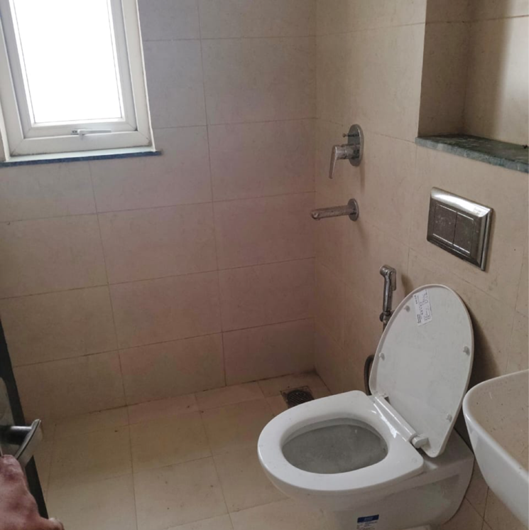 Bathroom, bptp-discovery-park 2 Bedroom 673 Sq.Ft. Apartment In Badauli Village Faridabad 8966620