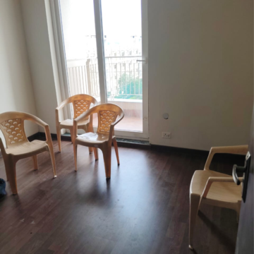 Living Room in 2 BHK Apartment at BPTP Discovery Park, Badauli Village – for Rent