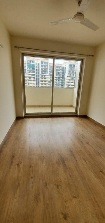 Room in 3.5 BHK Builder Floor at DLF Building 10, Dlf Phase ii – for Sale