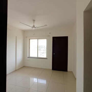 Room in 1 BHK Apartment at Paranjape Schemes The Highlands, Bhugaon – for Rent