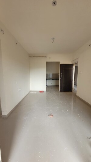 Room in 2 BHK Apartment at Puranik Abitante, Bavdhan – for Sale