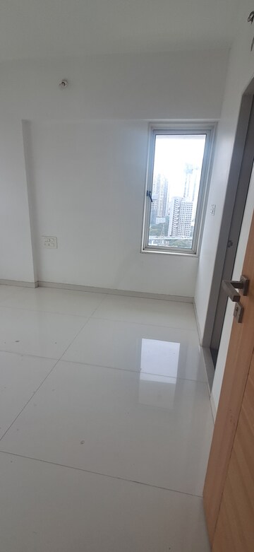 Furnished Amenities in 2 BHK Apartment at Goregaon Vivan, Goregaon West – for Rent