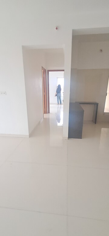 Furnished Amenities in 2 BHK Apartment at Goregaon Vivan, Goregaon West – for Rent
