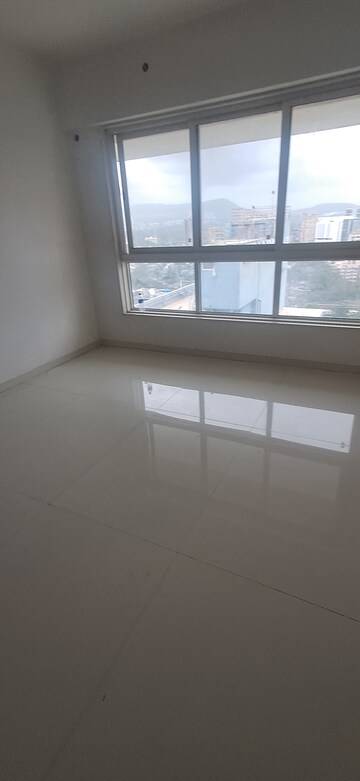 Room in 2 BHK Apartment at Goregaon Vivan, Goregaon West – for Rent