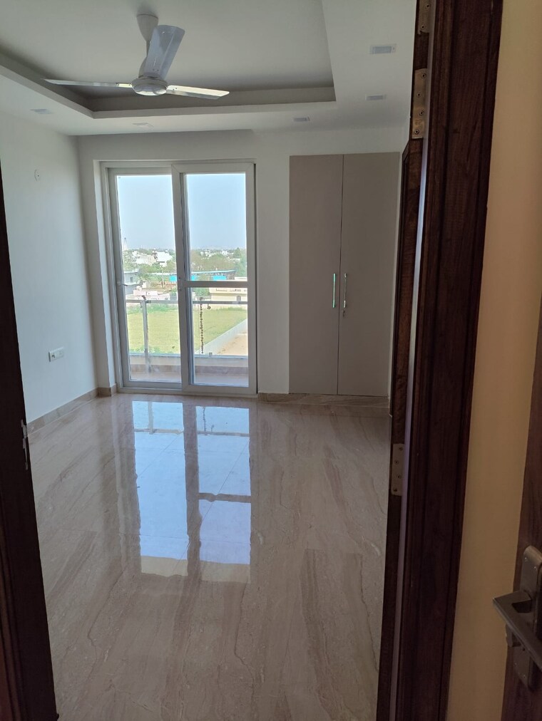 Room, bptp-district-phase-2 3 Bedroom 155 Sq.Ft. Builder Floor In Sector 84 Faridabad 8966703