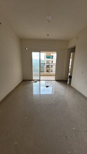 Room in 2 BHK Apartment at Puranik Abitante, Bavdhan – for Sale