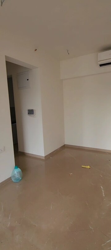 Room in 3 BHK Apartment at Indiabulls One Indiabulls, Pokhran Road No Two – for Rent