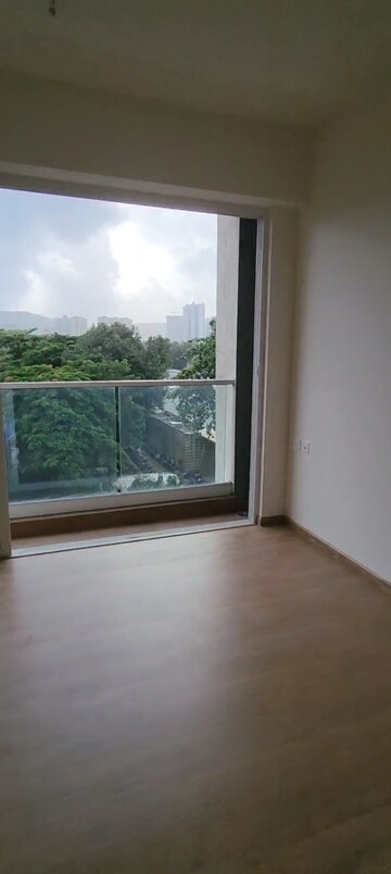 Room in 3 BHK Apartment at Indiabulls One Indiabulls, Pokhran Road No Two – for Rent