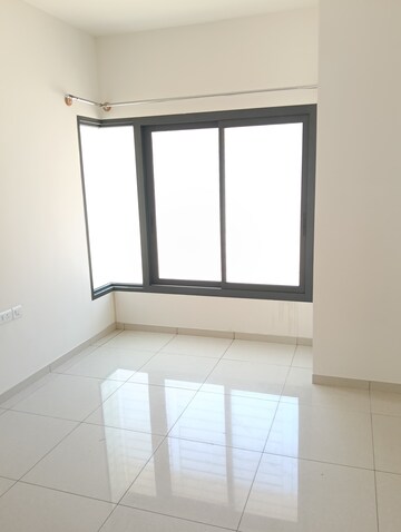 Room in 2 BHK Apartment at Sobha Lake Garden, Kr Puram – for Rent