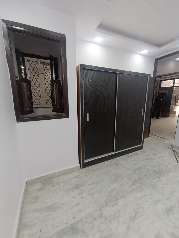 Room, govindpuri 3 Bedroom 900 Sq.Ft. Builder Floor In Govindpuri Delhi 8966756