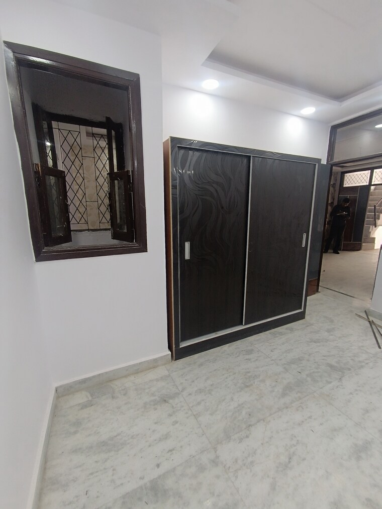 Room, govindpuri 3 Bedroom 900 Sq.Ft. Builder Floor In Govindpuri Delhi 8966756