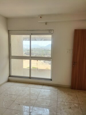 Room in 1.5 BHK Apartment at Godrej Emerald, Ghodbunder Road – for Sale