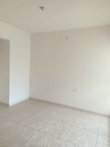 Room in 1.5 BHK Apartment at Godrej Emerald, Ghodbunder Road – for Sale