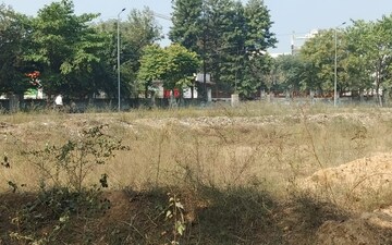 Plot For Sale in Dlf Ankur Vihar
