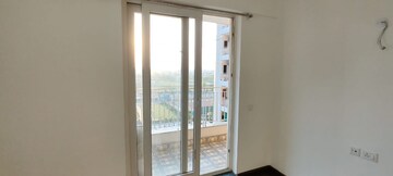 Room in 3 BHK Apartment at BPTP Discovery Park, Sector 80 – for Rent