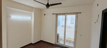 Room in 3 BHK Apartment at BPTP Discovery Park, Sector 80 – for Rent