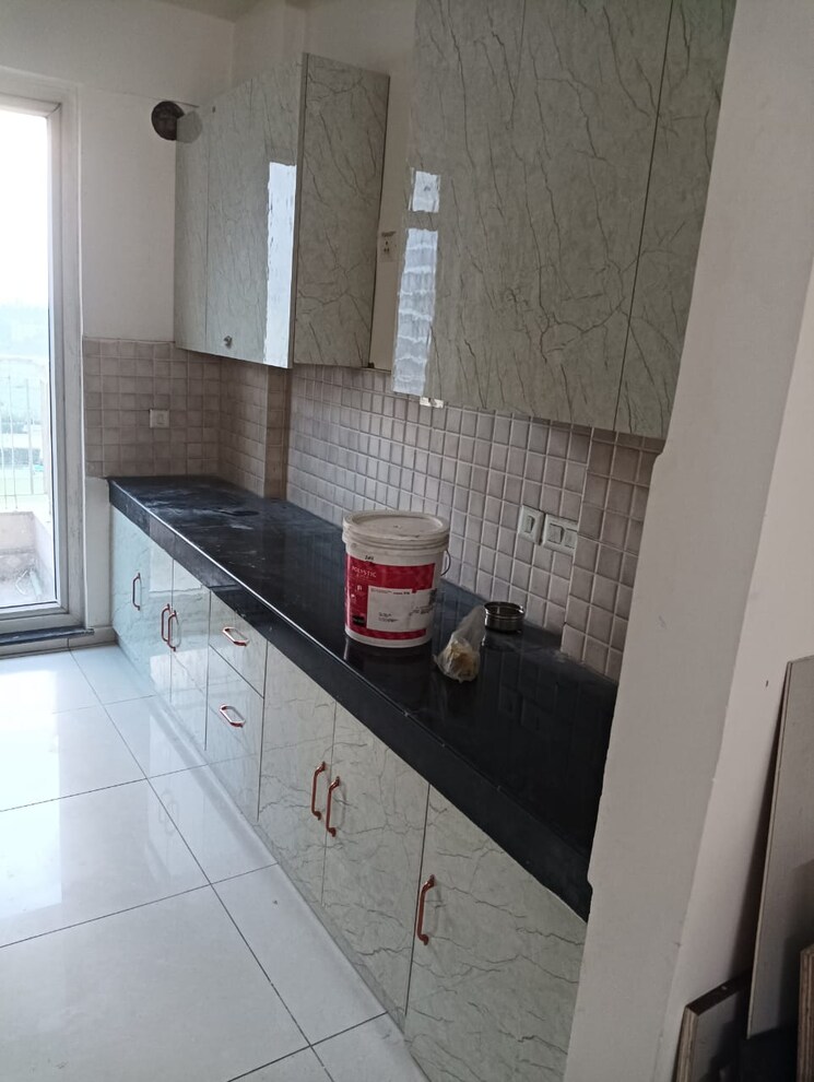 Kitchen, bptp-discovery-park 3 Bedroom 925 Sq.Ft. Apartment In Sector 80 Faridabad 8966814