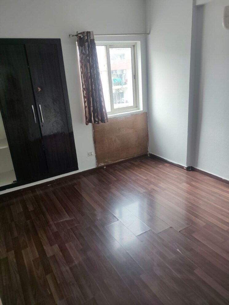 Room, paras-seasons 3 Bedroom 1130 Sq.Ft. Apartment In Sector 168 Noida 8966807