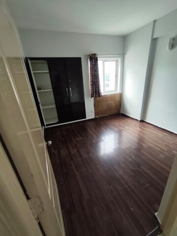 Room in 3 BHK Apartment at Paras Seasons, Sector 168 – for Rent
