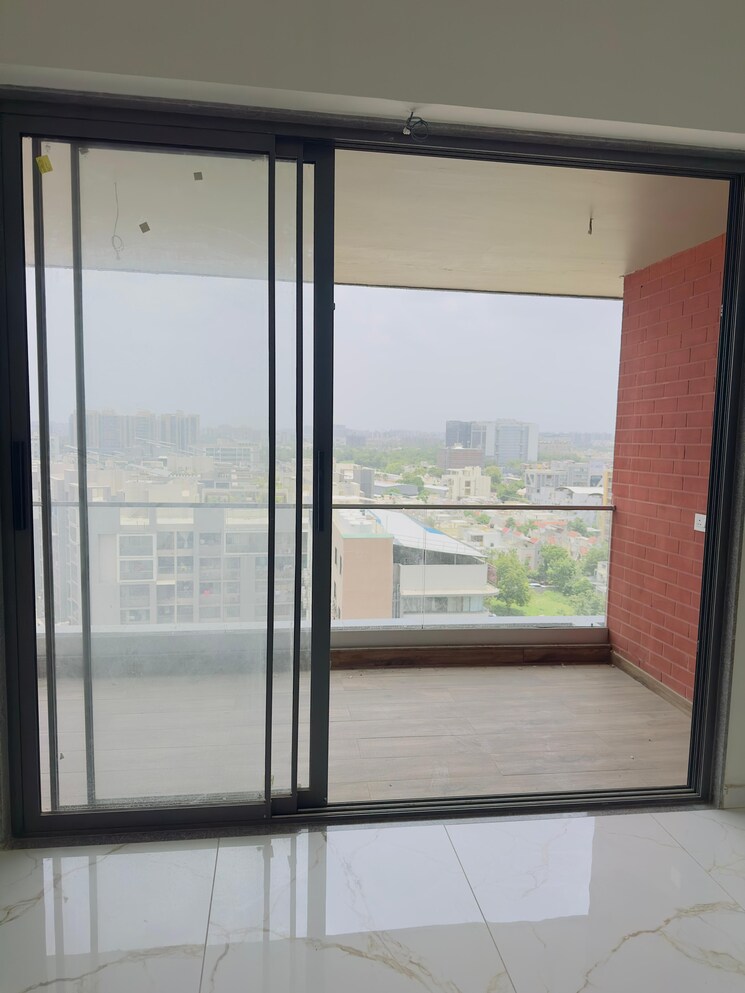 Balcony, shafalya-aurum-legacy 4 Bedroom 3087 Sq.Ft. Apartment In Sola Ahmedabad 8966852